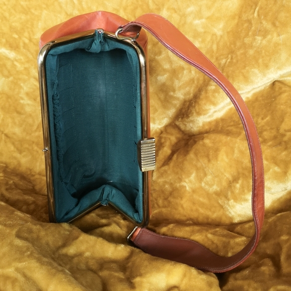 Vintage Luxury Ascot Leather Handbag - Picture 7 of 10